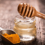 Honey With Turmeric: Two of The Most Potent Antibiotics That Not Even Doctors Can Explain